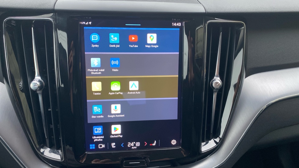 Volvo XC60 MOMENTUM PRO, B4 AWD, 145+10 kW / 197+14 HP