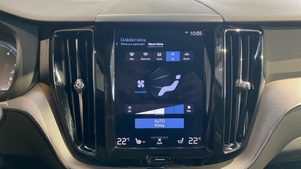 Volvo XC60 R-DESIGN, D4 AWD Drive-E, 140 kW / 190 HP