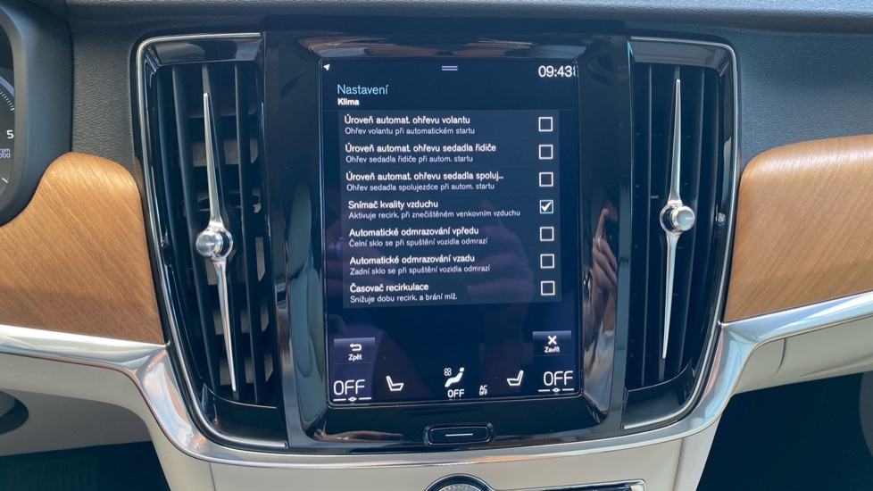Volvo V90 MOMENTUM PRO, B4 AWD, 145+10 kW / 197+14 HP