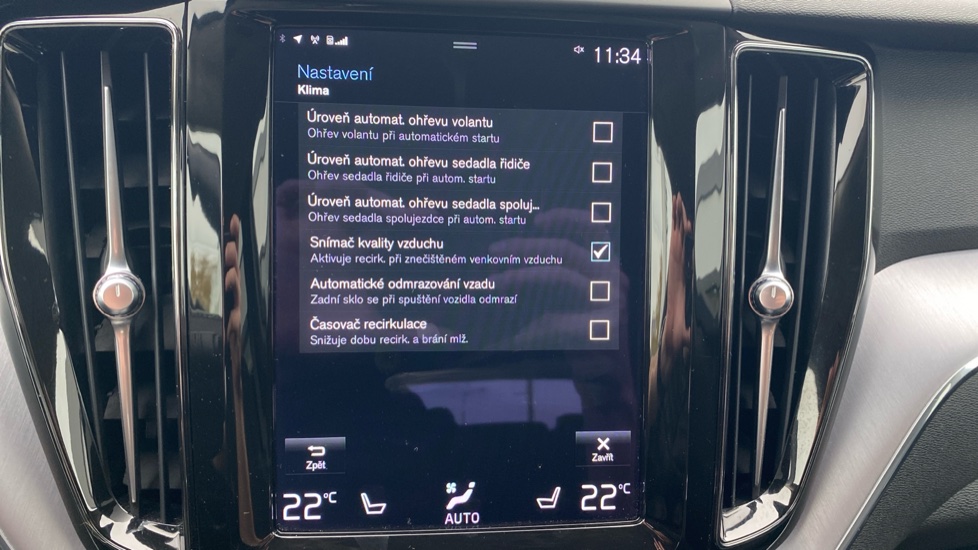 Volvo XC60 MOMENTUM PRO, B4 AWD, 145+10 kW / 197+14 HP
