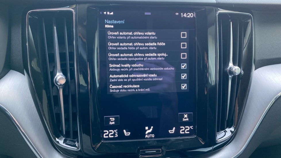 Volvo XC60 MOMENTUM PRO, B4 AWD, 145+10 kW / 197+14 HP