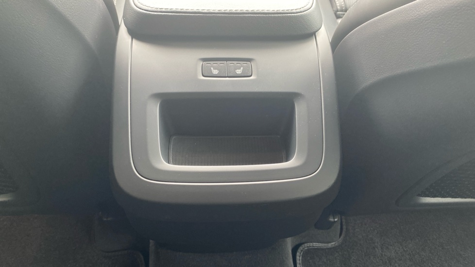 Volvo XC90 PLUS BRIGHT, B5 AWD, 173+10 kW / 235+14 HP