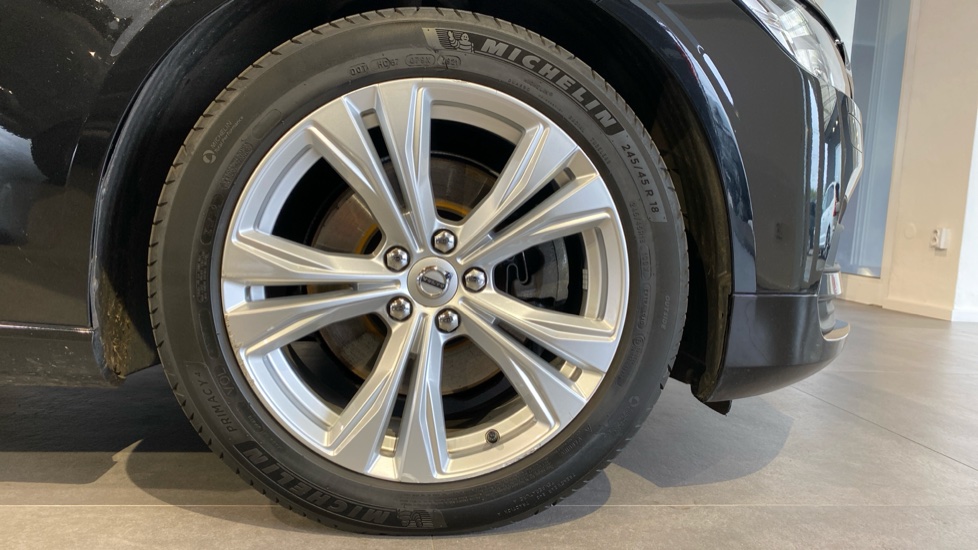 Volvo V90 MOMENTUM PRO, B4 FWD, 145+10 kW / 197+14 HP