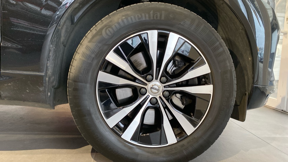 Volvo XC60 MOMENTUM PRO, B4 AWD, 145+10 kW / 197+14 HP