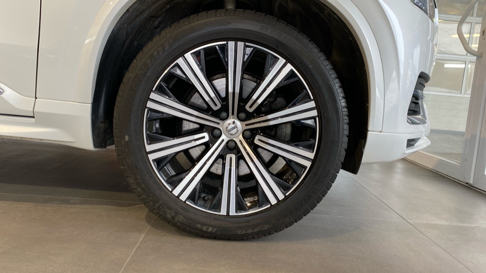 Volvo XC90 INSCRIPTION, B5 AWD, 173+10 kW / 235+14 HP