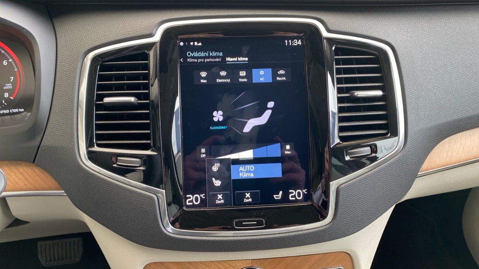 Volvo XC90 MOMENTUM PRO, B5 AWD, 184+10 kW / 250+14 HP
