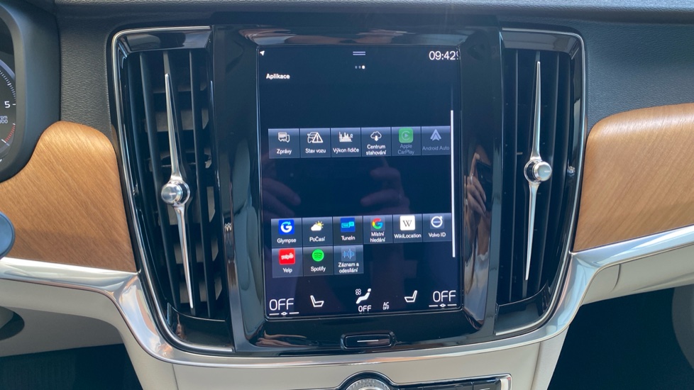 Volvo V90 MOMENTUM PRO, B4 AWD, 145+10 kW / 197+14 HP