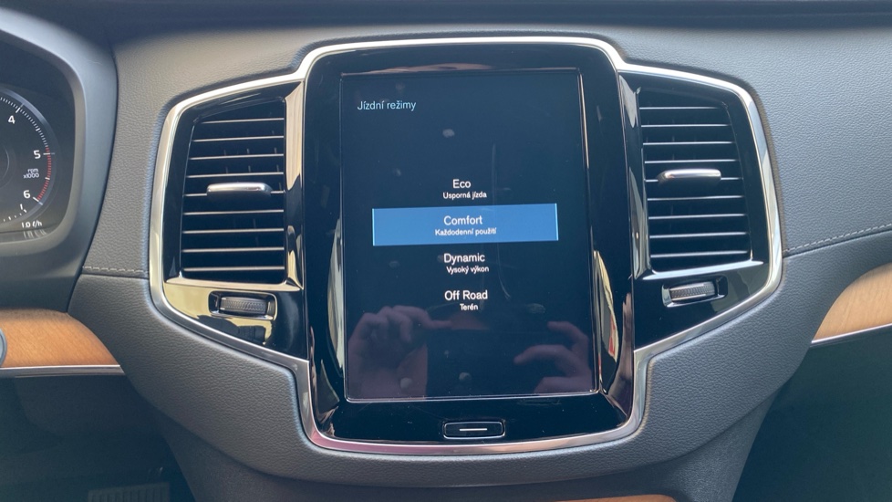 Volvo XC90 INSCRIPTION, B5 AWD, 173+10 kW / 235+14 HP