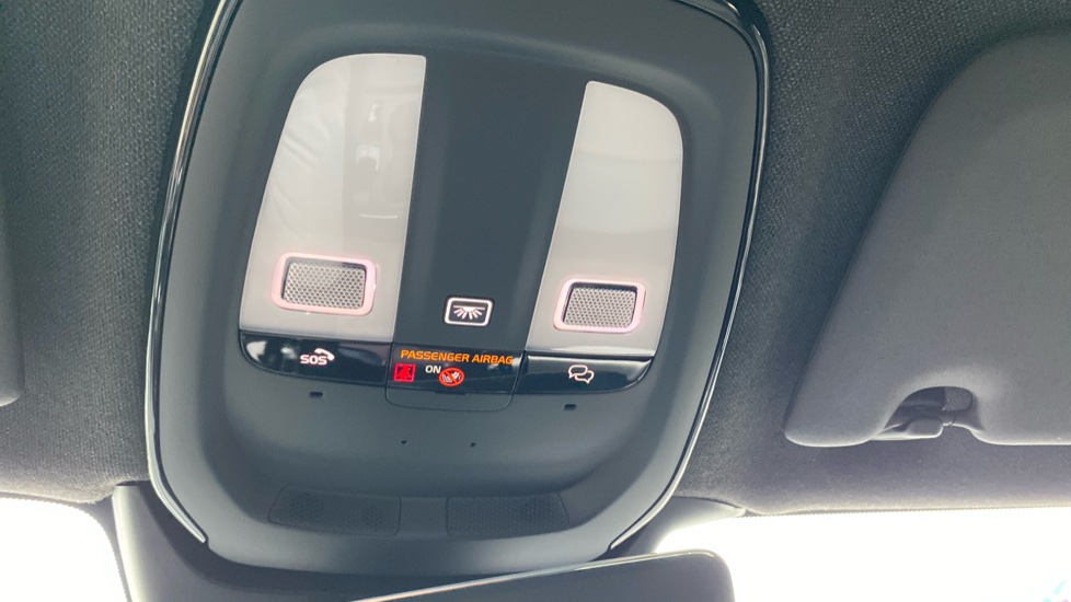 Volvo XC40 CORE, B3 FWD, 120+10 kW / 163+14 HP