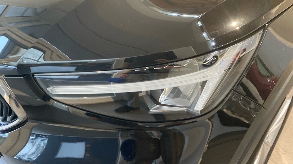 Volvo XC40 CORE, B3 FWD, 120+10 kW / 163+14 HP
