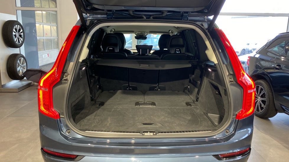 Volvo XC90 PLUS BRIGHT, B5 AWD, 173+10 kW / 235+14 HP