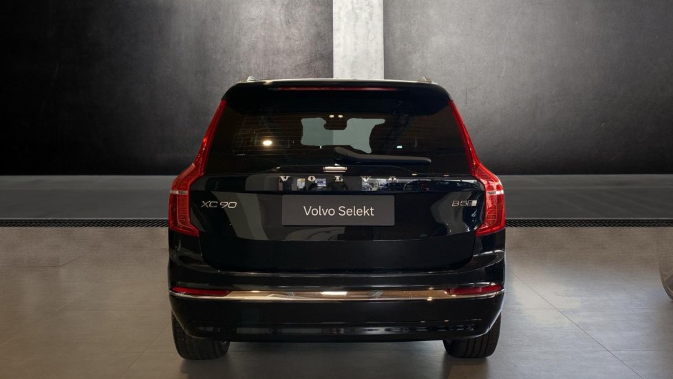 Volvo XC90 PLUS BRIGHT, B5 AWD, 173+10 kW / 235+14 HP