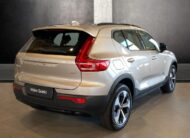 Volvo XC40 ULTIMATE DARK, B4 FWD, 145+10 kW / 197+14 HP