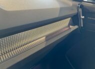Volvo XC40 ULTIMATE DARK, B4 FWD, 145+10 kW / 197+14 HP