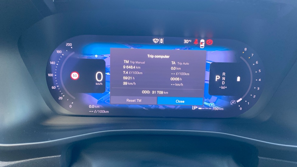 Volvo XC40 ULTIMATE DARK, B4 FWD, 145+10 kW / 197+14 HP
