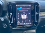 Volvo XC40 ULTIMATE DARK, B4 FWD, 145+10 kW / 197+14 HP