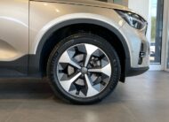 Volvo XC40 ULTIMATE DARK, B4 FWD, 145+10 kW / 197+14 HP