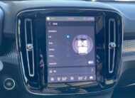 Volvo XC40 ULTIMATE DARK, B4 FWD, 145+10 kW / 197+14 HP