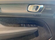 Volvo XC40 ULTIMATE DARK, B4 FWD, 145+10 kW / 197+14 HP